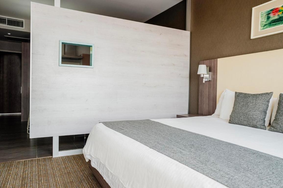 Casa Inn Galerias Celaya Extérieur photo