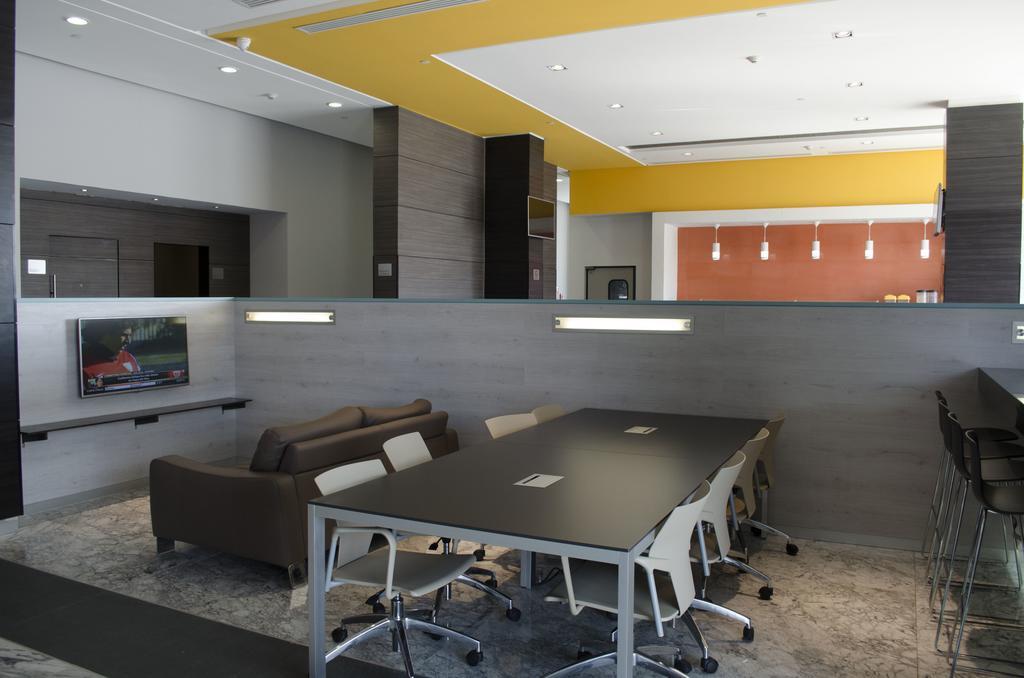 Casa Inn Galerias Celaya Extérieur photo